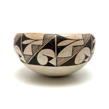 Beautiful c. 1940s Acoma Pueblo 7 Inch Diameter Bowl