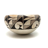 Beautiful c. 1940s Acoma Pueblo 7 Inch Diameter Bowl