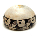 Beautiful c. 1940s Acoma Pueblo 7 Inch Diameter Bowl