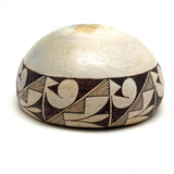 Beautiful c. 1940s Acoma Pueblo 7 Inch Diameter Bowl