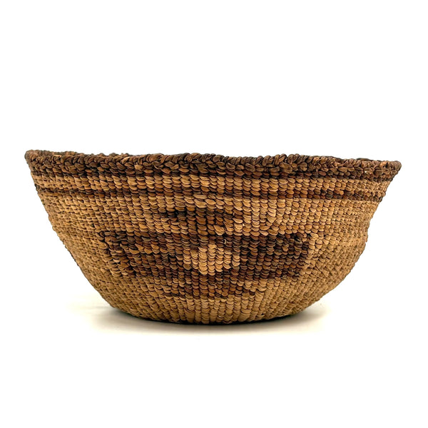 Finely Woven and Patterned Northwest Coast Native Basket, Presumed Antique Klamath-Modoc