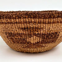 Finely Woven and Patterned Northwest Coast Native Basket, Presumed Antique Klamath-Modoc