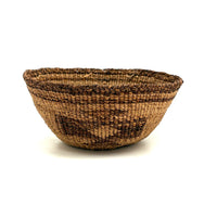 Finely Woven and Patterned Northwest Coast Native Basket, Presumed Antique Klamath-Modoc