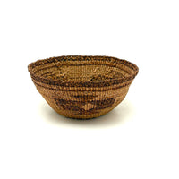 Finely Woven and Patterned Northwest Coast Native Basket, Presumed Antique Klamath-Modoc