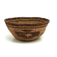 Finely Woven and Patterned Northwest Coast Native Basket, Presumed Antique Klamath-Modoc