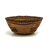Finely Woven and Patterned Northwest Coast Native Basket, Presumed Antique Klamath-Modoc