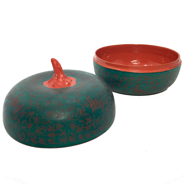 Burmese Finely Incised Pumpkin or Melon Shaped Green and Orange Lacquer Box