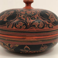 Burmese Yun-De Round Lacquer Box with Handle